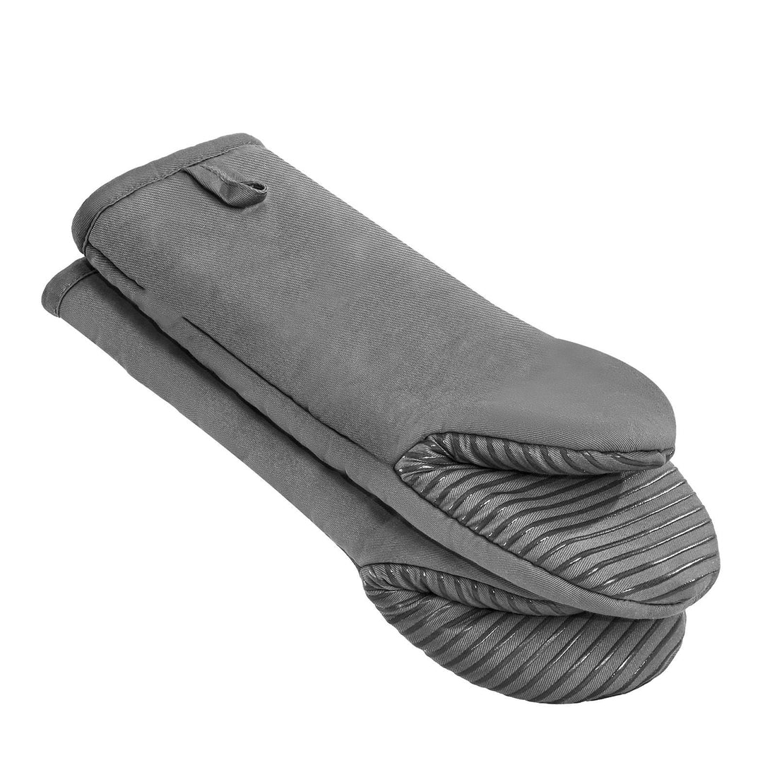 Oven mitts with grip strips